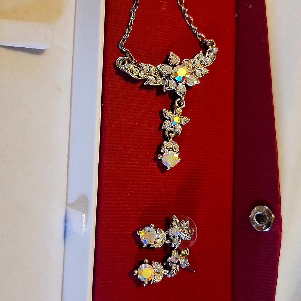 Wedding  jewelry   never worn